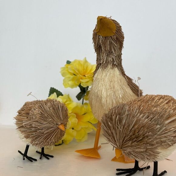 SET OF 3 STRAW EASTER DUCK FAMILY - Picture 2 of 7